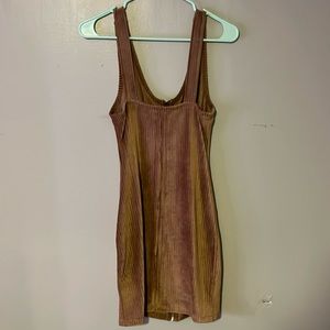 Slim fit short nude dress